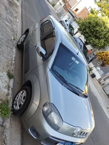 Fiat Uno Vivace Celeb. 1.0 EVO F.flex 8V 5P 2012