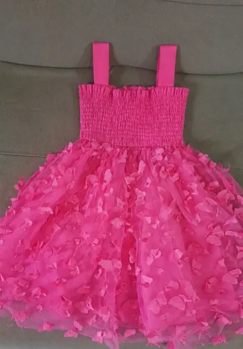 Combo 8 peças menina 4/6 anos. 5 vestidos + 2 macaquinhos + 1 calça jeans 