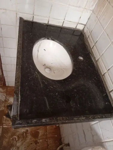 Bancada de banheiro no verde Ubatuba