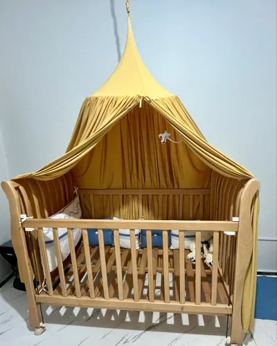 Berço de Madeira com Dossel Estilo Montessoriano