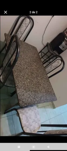 Mesa com 4 cadeiras