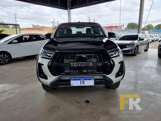Toyota Hilux CD Gr-s 4X4 2.8 TDI Dies. Aut. 2022