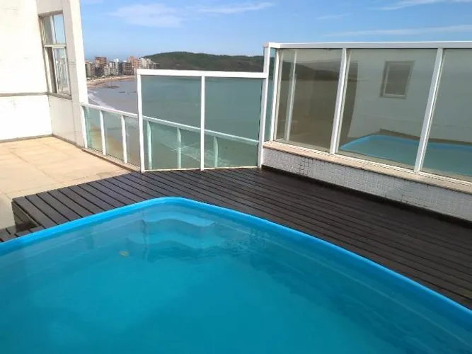Cobertura de frente C/piscina e churrasqueira p/ 15 pessoas, 4 Suítes