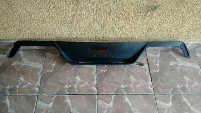 Moldura do parachoque traseiro Ford Ka 2019