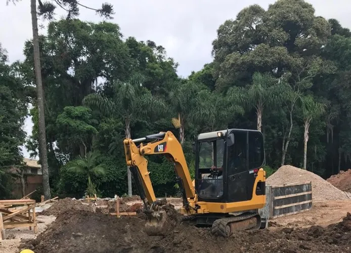 Escavadeira Bobcat carregadeira 