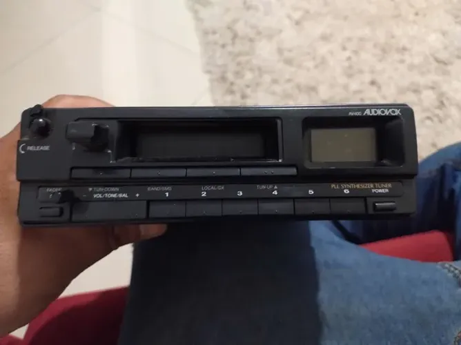 Rádio toca fitas audiovox