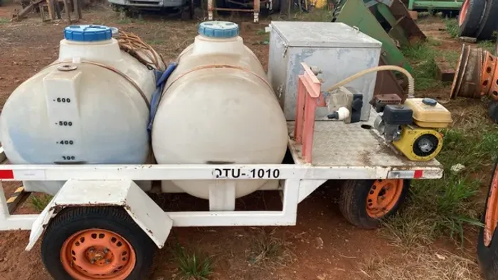 Carreta (carretinha) de Arrasto c/ tanque e Gerador. Vende ou aluga.