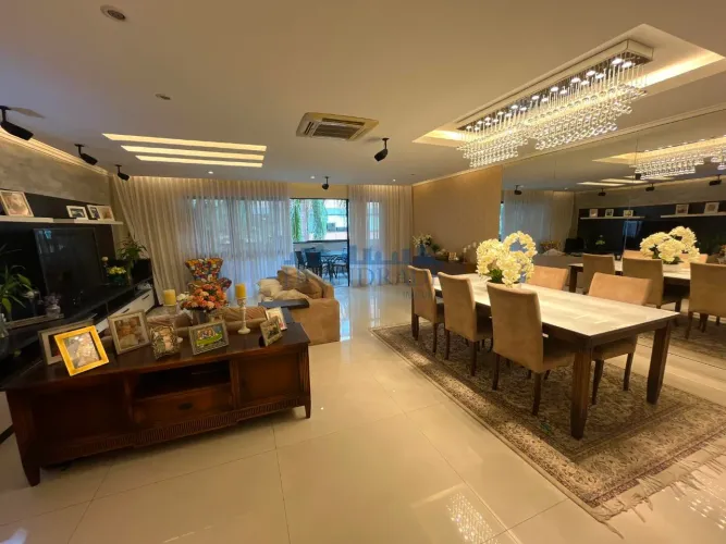 Patio Village à Venda! 4 quartos com 206m²