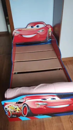 Cama infantil Cars - Diversão garantida!
