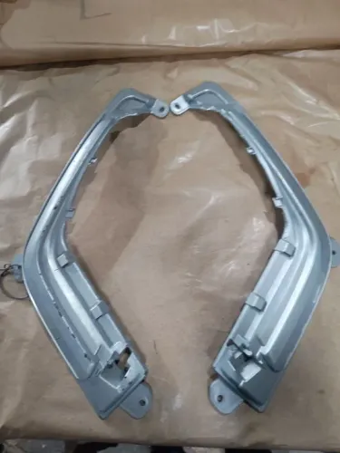 Moldura farol auxiliar Peugeot 308