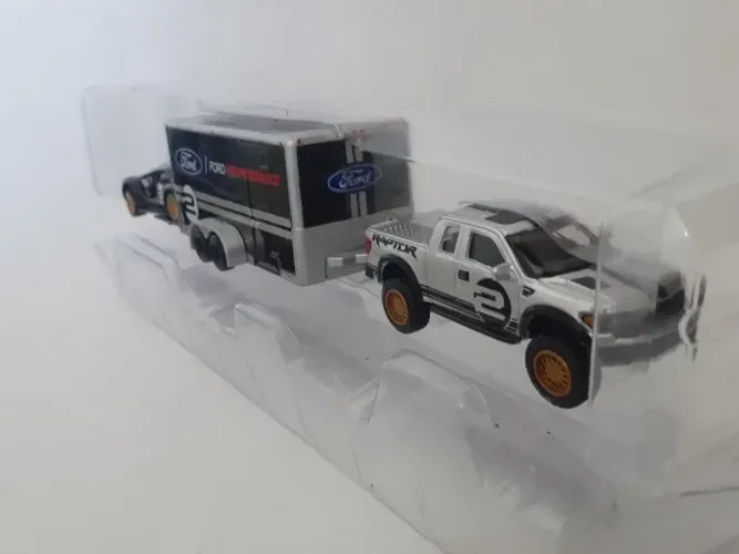 Team Haulers Ford Raptor '10 + Ford GT Heritage '17 - Maisto Design 1/64