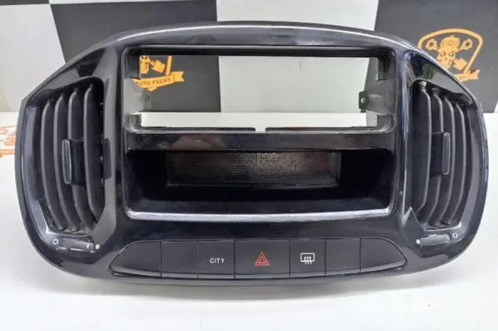 N339 - P Moldura Central Radio/ Difusores Uno Drive Way 2017/2020