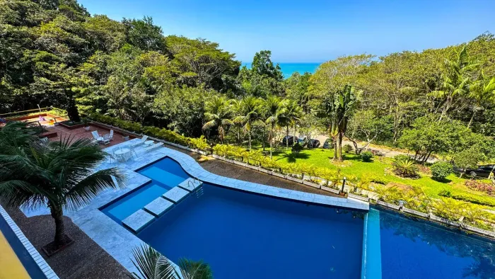 Apartamento À VENDA no condomínio Sorocotuba I - Guarujá.