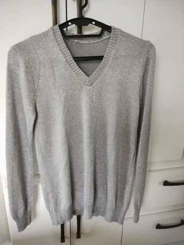 Suéter prateado 