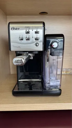 Cafeteira Oster Prima Latte - nova - Frete Grátis