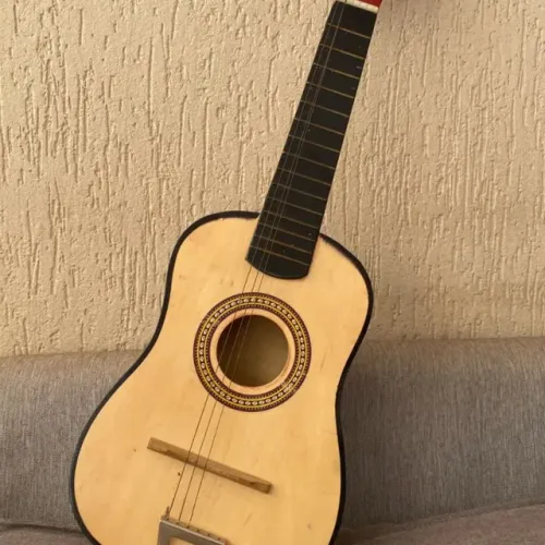 Violão Infantil Semi Profissional em Madeira ? Cordas de Aço ? Som Nítido e Durável