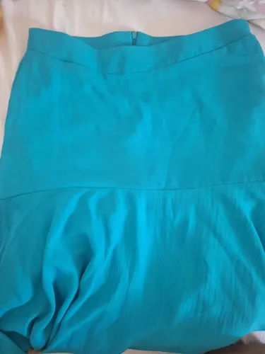 Saia azul feminina