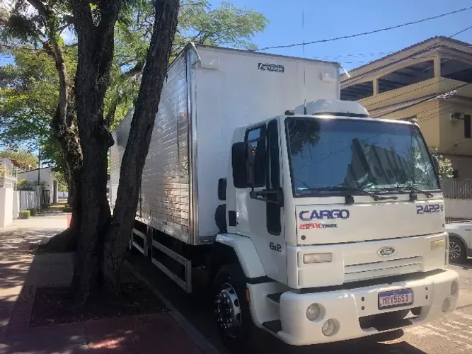 Ford Cargo 2422