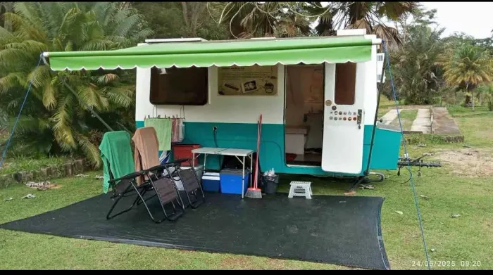 Trailer Compacto impecável (Motorhome)- Pronto para Rodar! <br>