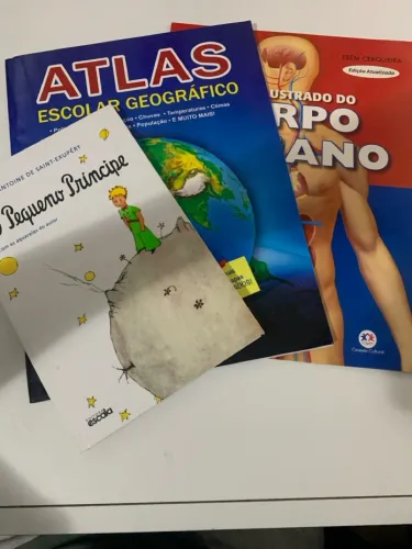 Livros: Atlas Escolar, O Pequeno Príncipe e Corpo Humano