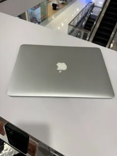 Macbook air 2015 core i5 メモリ8GB SSD256GB MacBook Air 2015 Usado 13