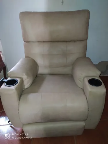Poltrona Elétrica Reclinável Massageadora Completa Damie Corino Bege 2 Controles remotos