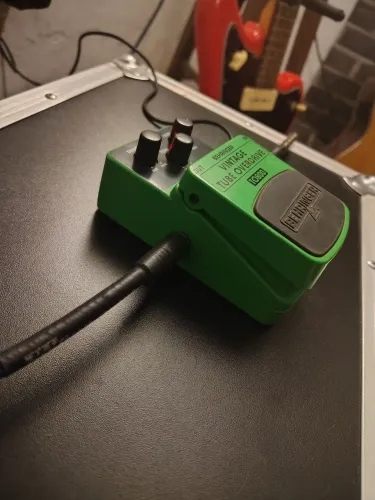 Pedal Behringer Vintage Tube Overdrive TO800