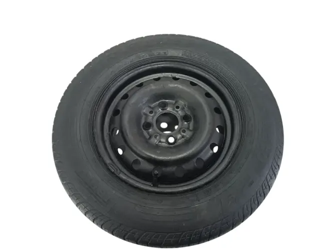 Roda estepe Fiat aro 13 4x98 com pneu Pirelli Cinturato P4 175/70r13 (fim de vida)