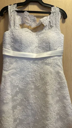 VESTIDO DE NOIVA EM RENDA FRANCESA.