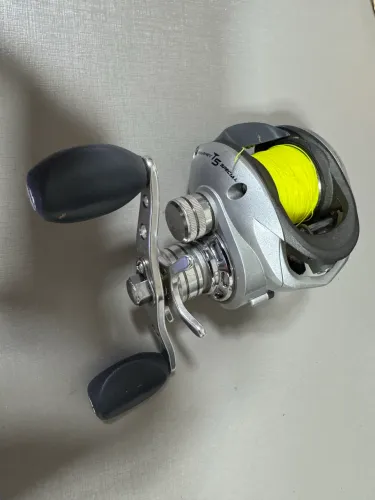 Carretilha Bass Pro Shops Tourney Special Direita