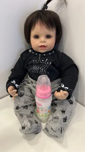 Boneca Realista Original Adora Doll - Bebê Reborn 50cm + Roupinha + Mamadeira