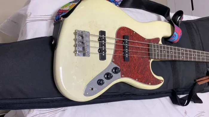 Jazz Bass Gianinni + Amp Oneal 35W