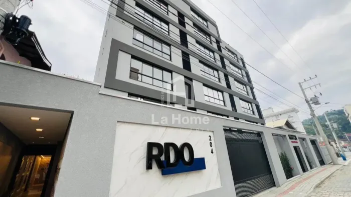 Apartamento à venda em Blumenau, próximo a Vila Germânica.  Sofisticação, localização estr