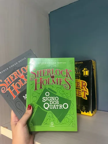 2 livros : Memórias de sherlock holmes / os signos dos quatro