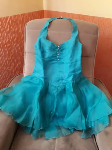 Vestido Festa Organza Azul Turquesa. Mede 80 cm busto, 80 cm cintura e 85 cm alt. 1x uso.
