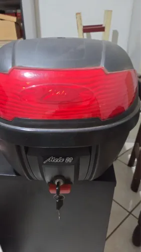 Baulete para moto Melc 29 com chave - Capacidade 3,5 kg - Ótimo estado!