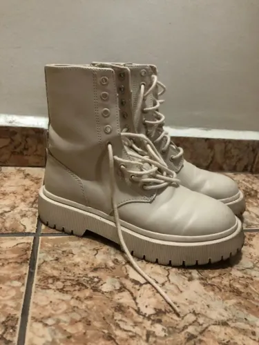 Botas Femininas Brancas - Estilo Moderno