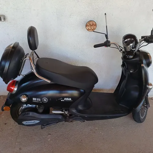 MOTO ELETRICA SUPER CONSERVADA