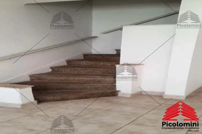 Sobrado para locação de 70 m² no Cambuci, 2 dormitórios, 2 banheiros, lavanderia, área de 