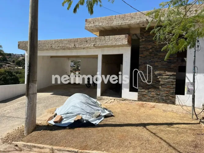 Casa à venda no condomínio fechado Vitoria Tênis Prime!
