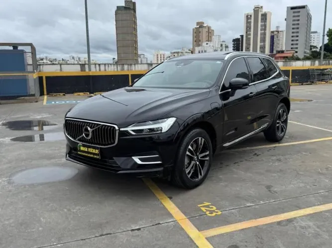 VOLVO XC60 T8 MOMENTUM 2021