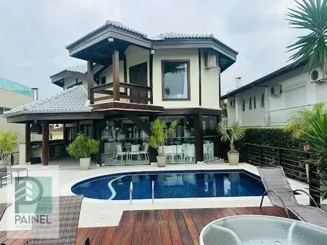 Casa de Condomínio em Hanga Roa - Bertioga, SP
