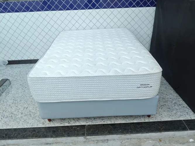 Colchão orthopur e box , sem uso, aceito cartão e entrego grátis 