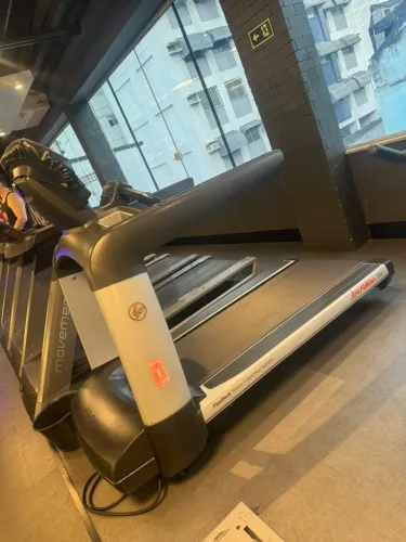 esteira life fitness 