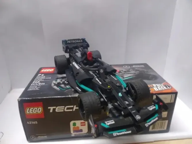 Lego Technic 42165 AMG PETRONAS