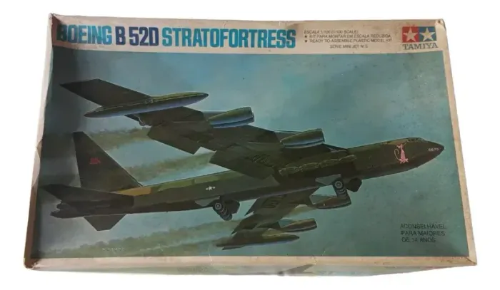 Antigo Boing B25d Strato Fortress Tamya 1/100 # 