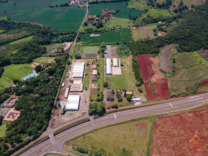 Barracão para locação em Condomínio fechado na Zona Sul, com 1000m² de construção, pátio d