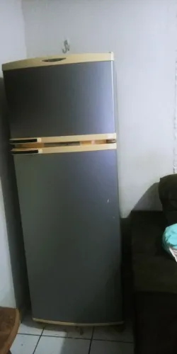 Geladeira Brastemp, frosfree 300 l,falta colocar o Gás!