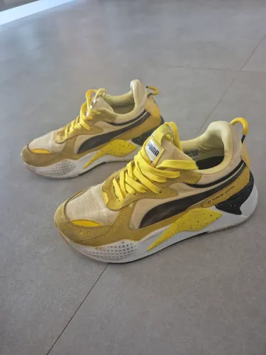 Tenis Puma Pikachu colecionável