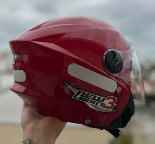 Capacete estado de novo